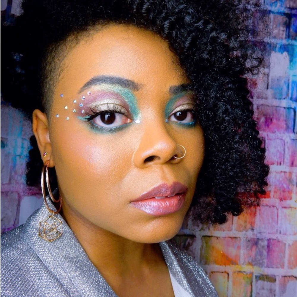 Meet your Posher, Kendra